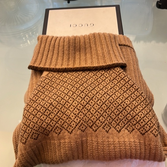 Authentic Gucci Womens  Puffy Short Sleeves Turtleneck Sweater Brown Size Small! - Picture 9 of 11